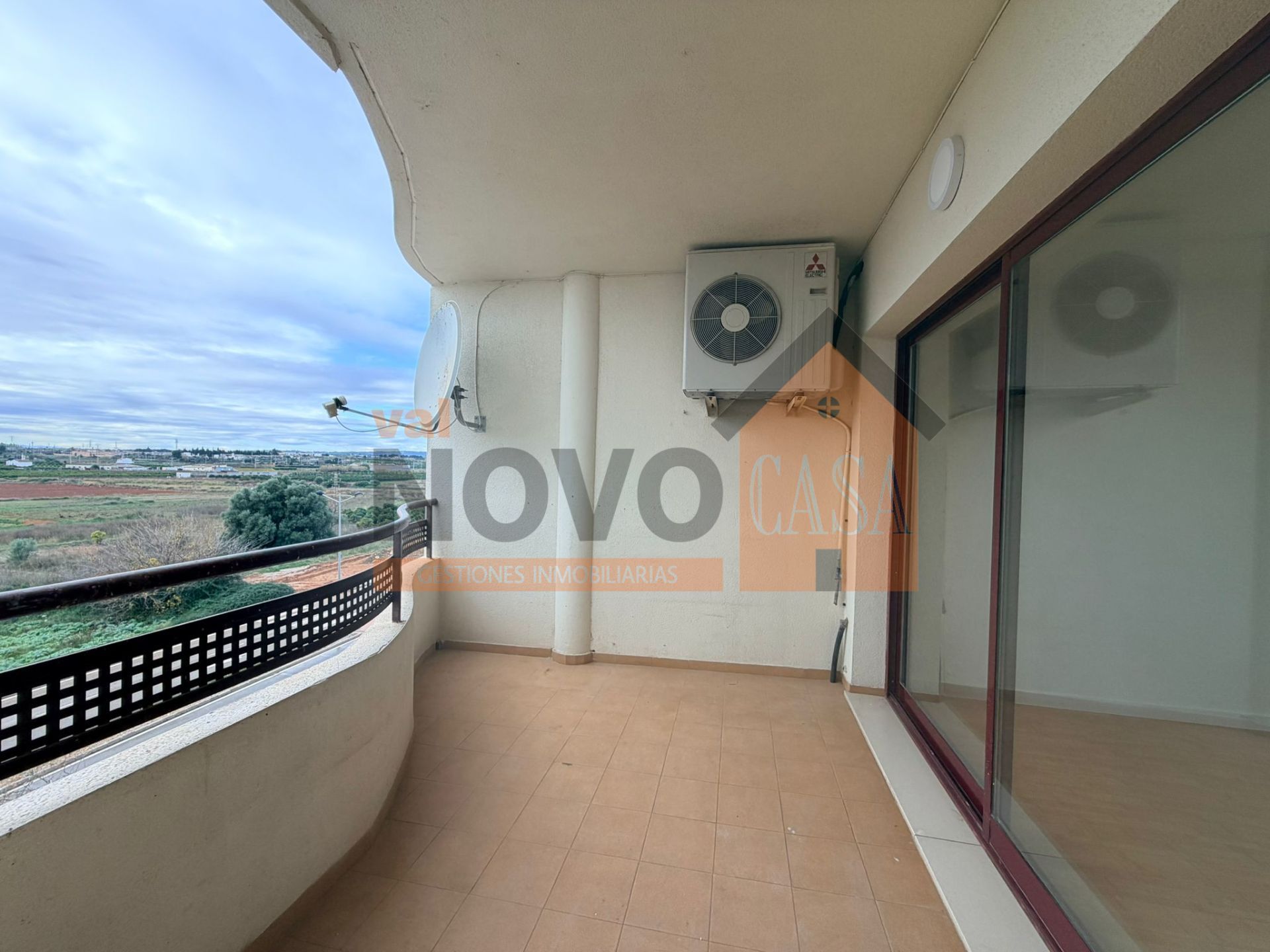 Balcony of Flat for sale in Silla  with Air Conditioner