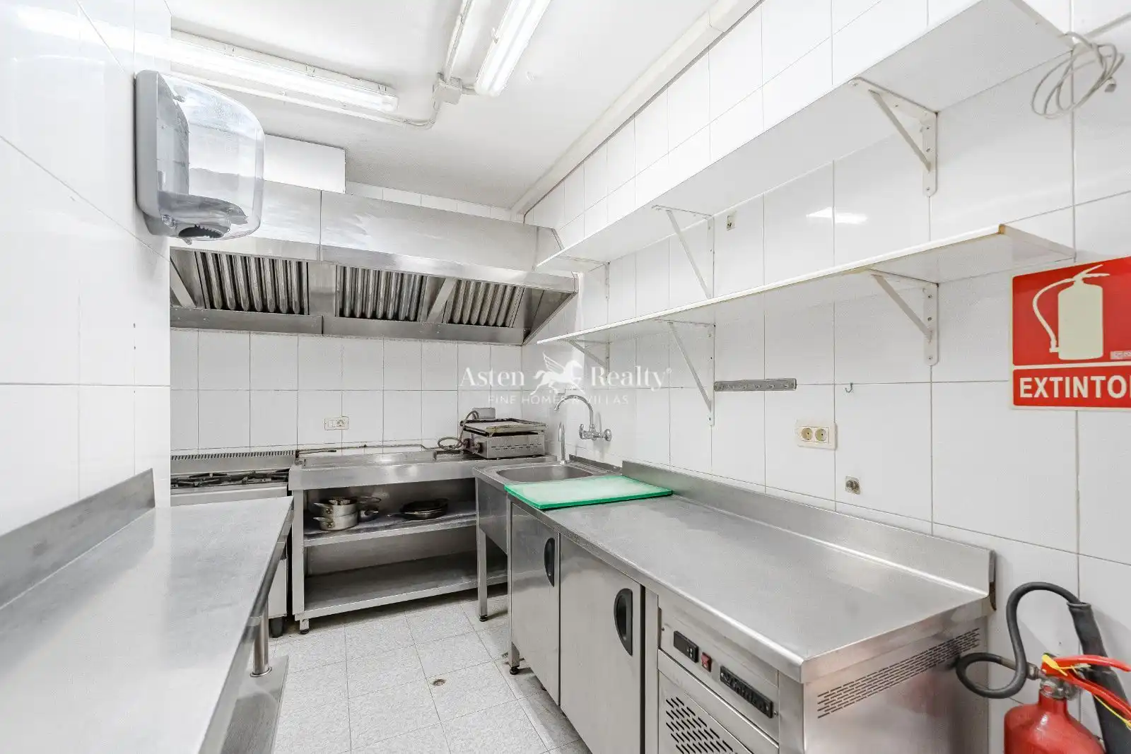 Cocina de Local en venta en Guía de Isora con Amueblado