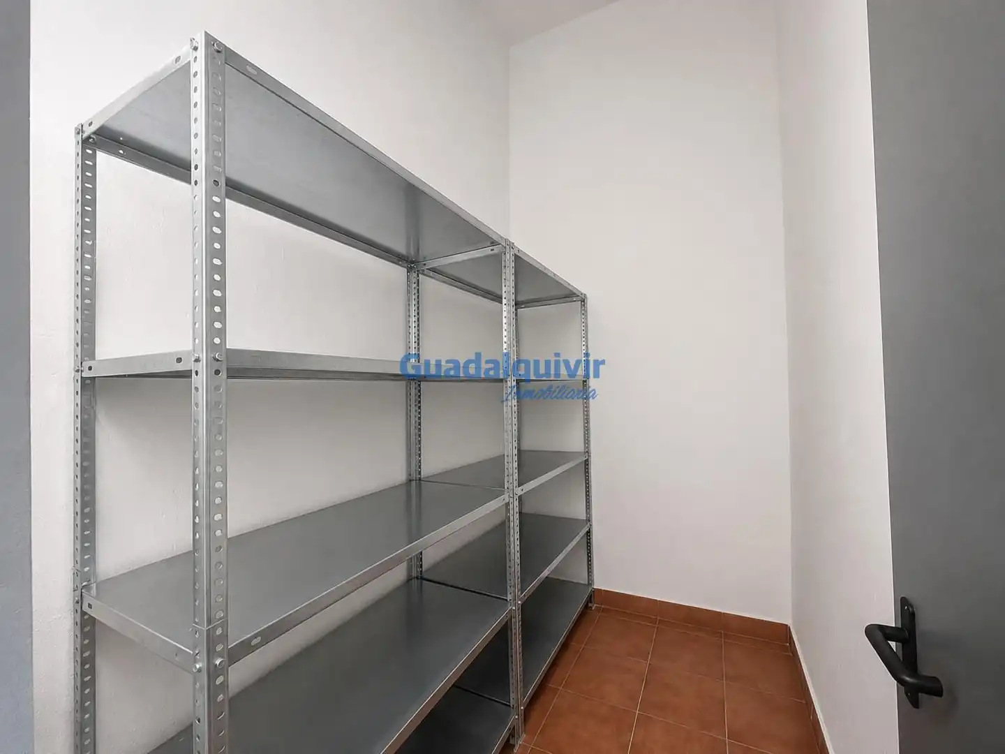 Flat for sale in Sevilla  with Air Conditioner, Terrace and Storage room