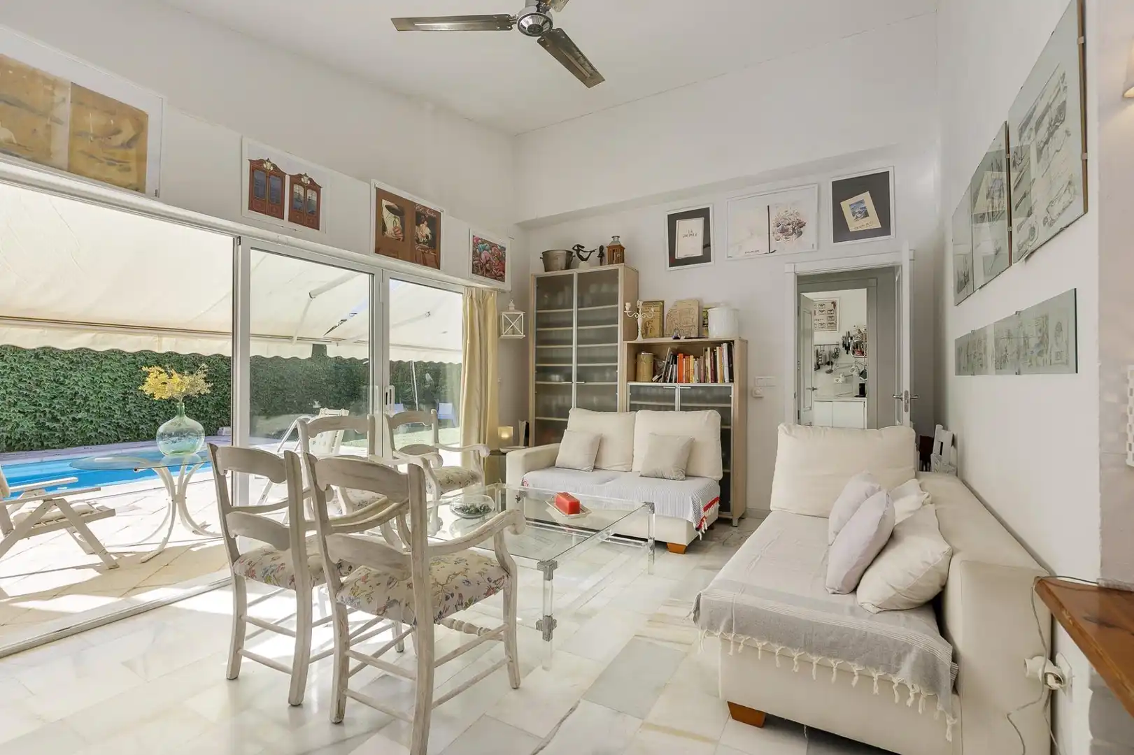 Living room of Houses for sale in Churriana de la Vega  with Private garden, Terrace and Swimming Pool