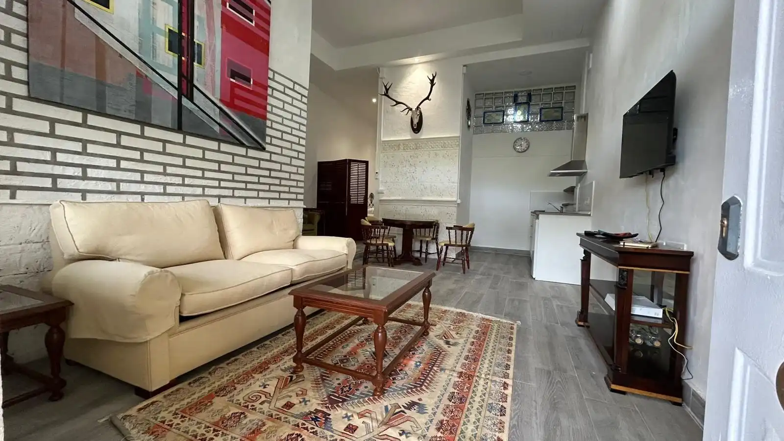 Living room of Apartments for rent in  Sevilla Capital  with Air Conditioner, Heating and Furnished
