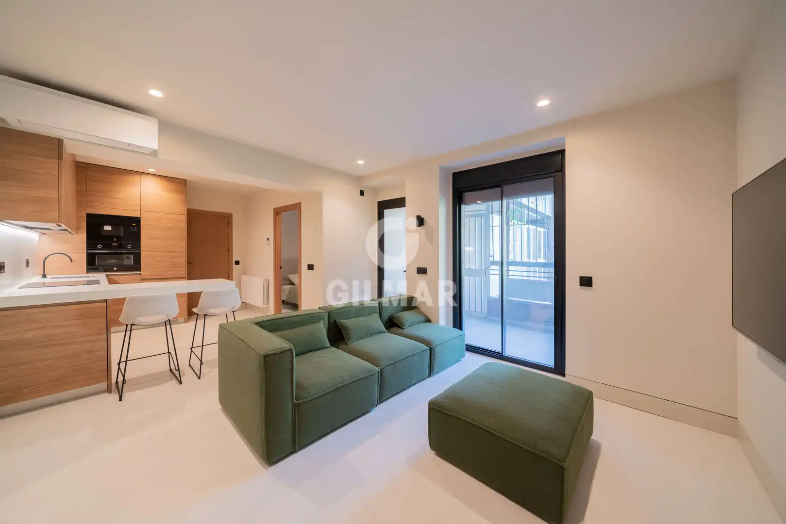 Living room of Flat for sale in Madrid  with Heating, Furnished and Balcony