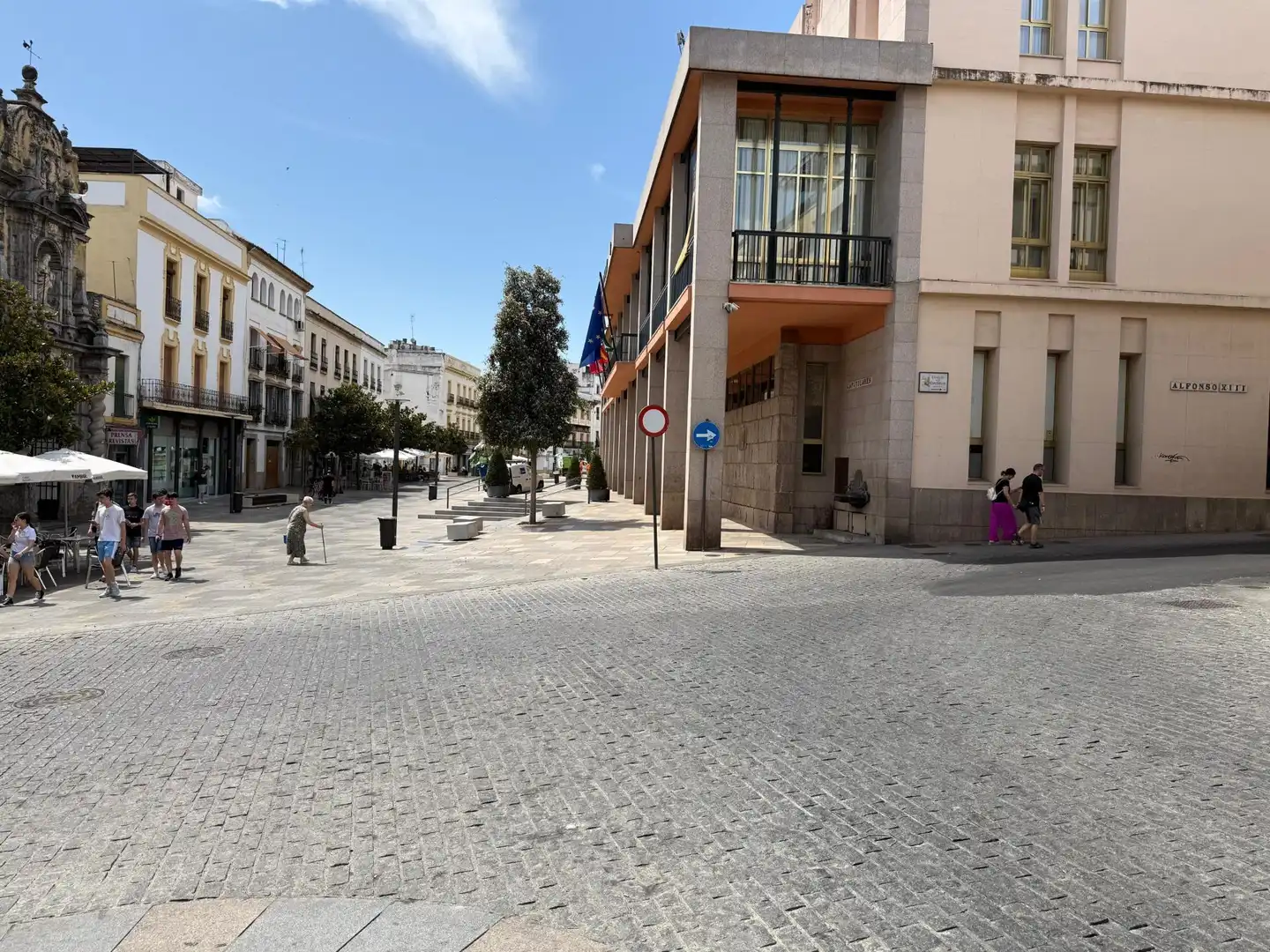Local comercial en alquiler en Calle de Alfaros, imagen 2