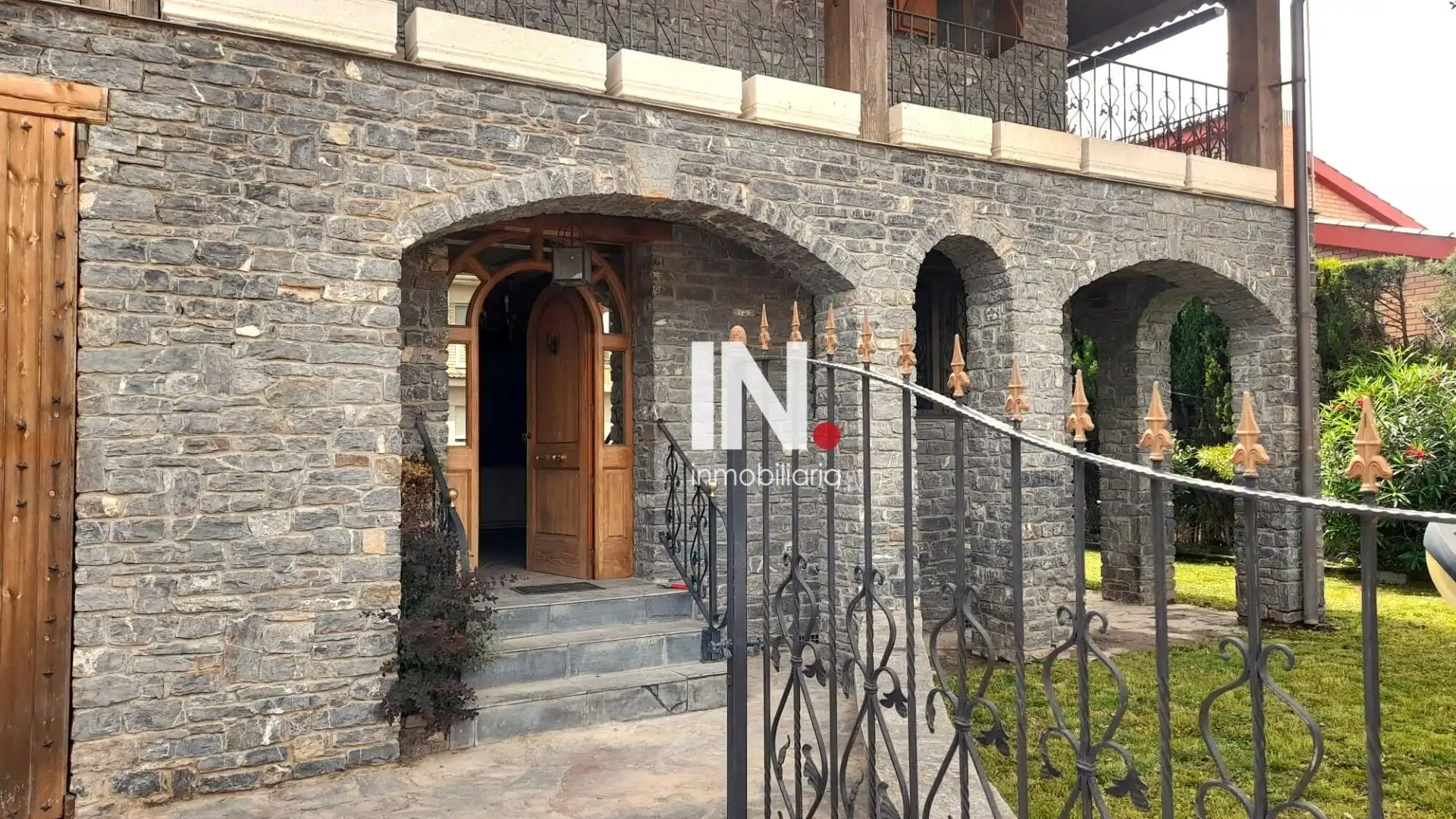 Vista exterior de Casa o xalet en venda en Alpicat amb Calefacció i Jardí privat