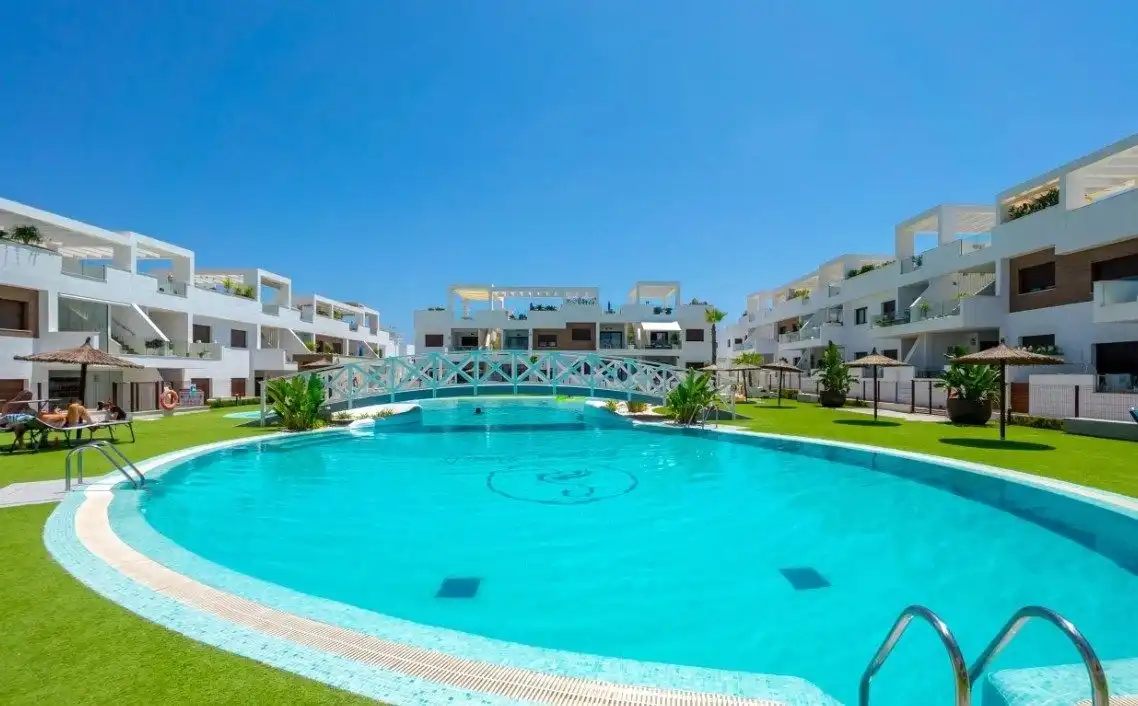 Chalet con piscina en venta en Los Balcones - Los Altos, imagen 31