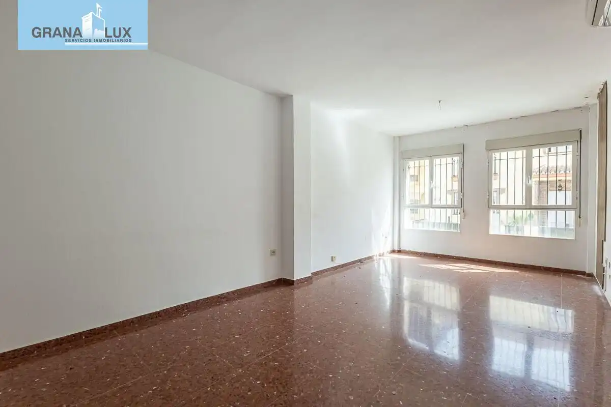 Reihenhaus zum Verkauf in Calle de Checoslovaquia, imagen 4