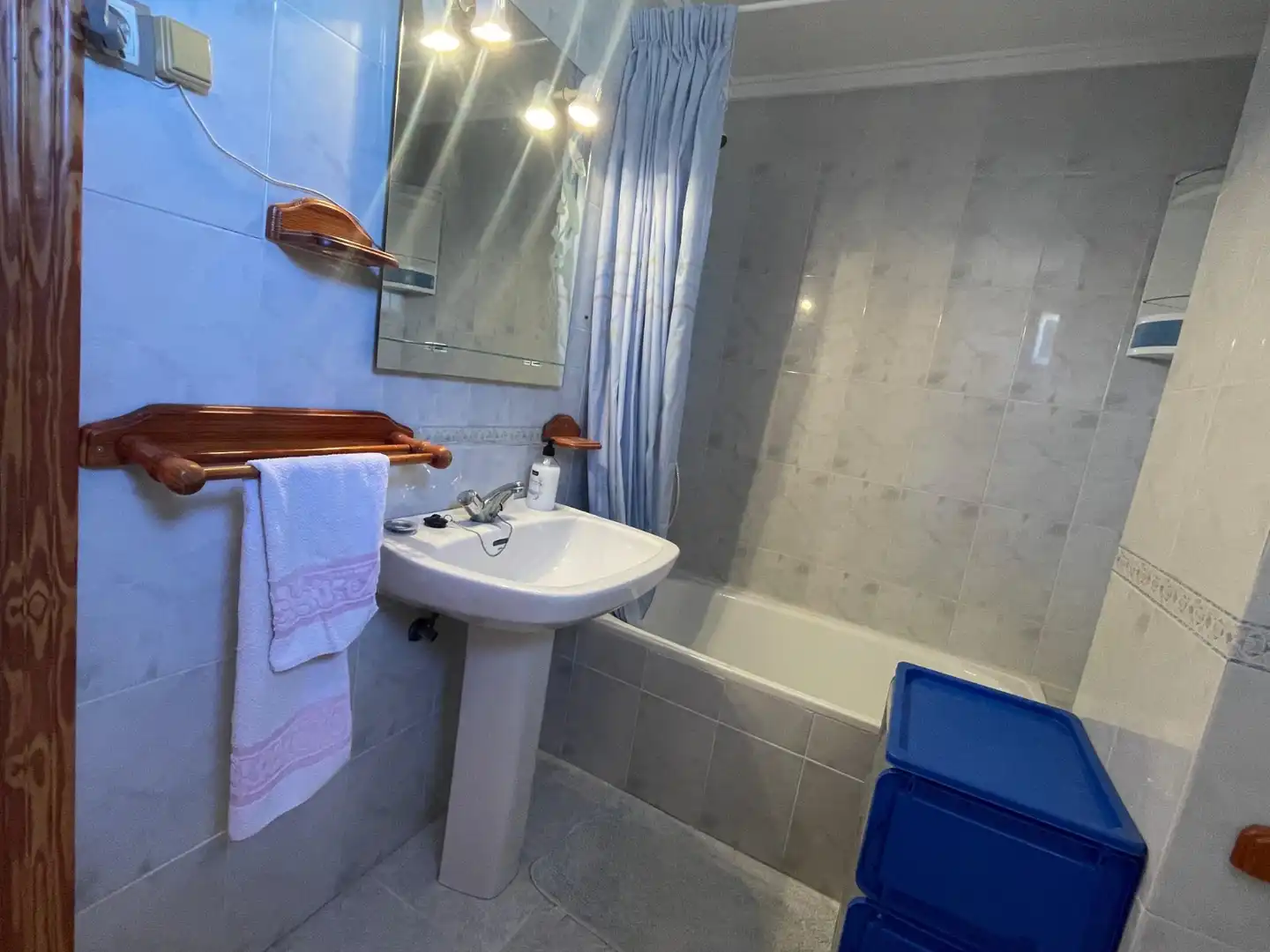 Baño de Ático de alquiler en Torrevieja con Aire acondicionado, Calefacción y Terraza