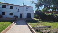 Vista exterior de Casa o xalet en venda en Mairena del Aljarafe amb Terrassa i Piscina