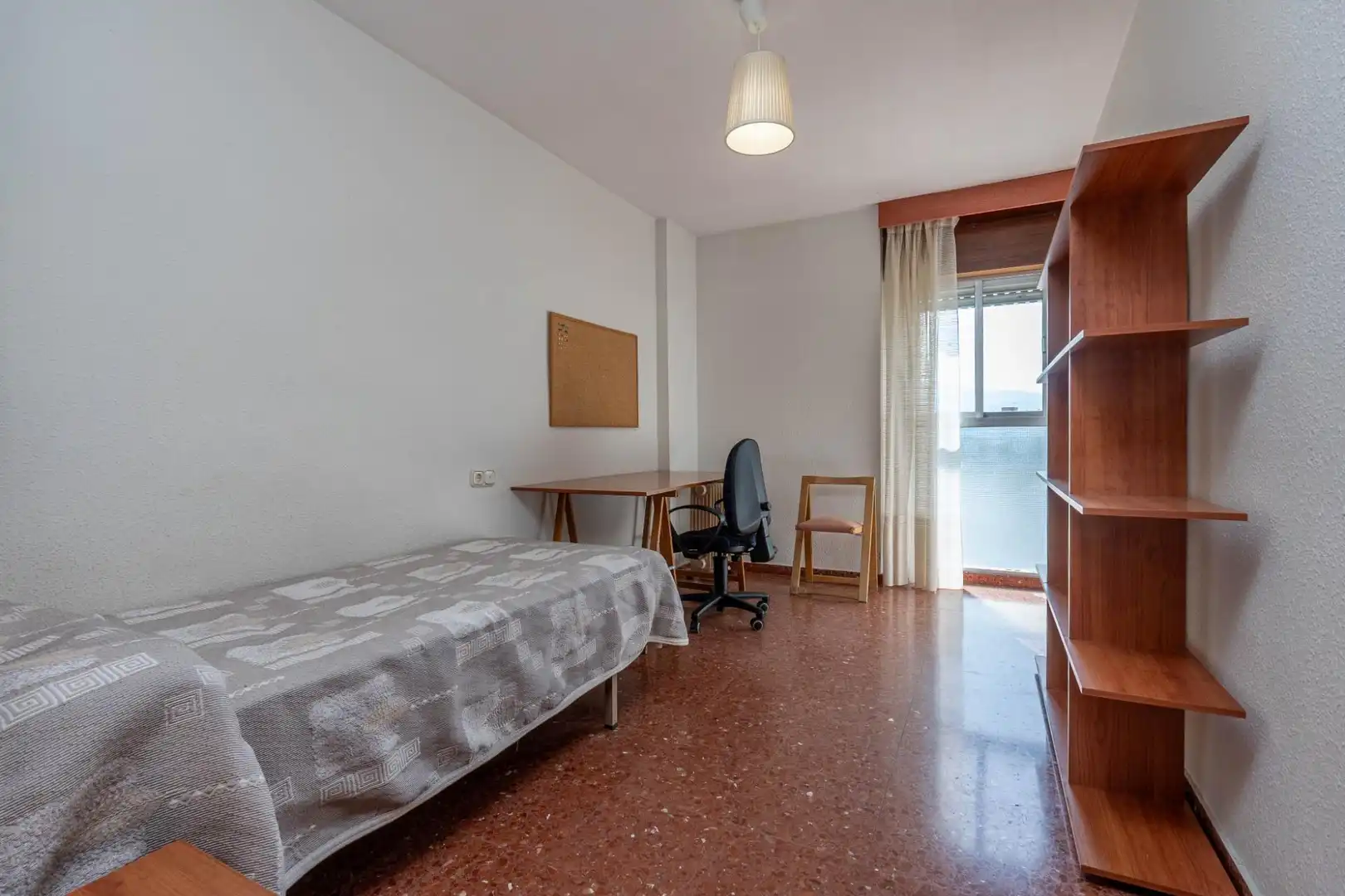 Zimmer in Calle PROFESOR FRANCISCO DALMAU, Joaquina Eguaras