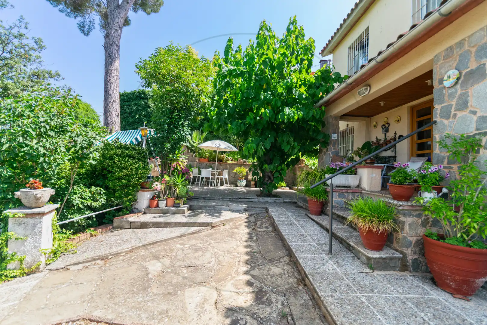 Garden of Houses for sale in Sant Cugat del Vallès  with Heating, Private garden and Parquet flooring