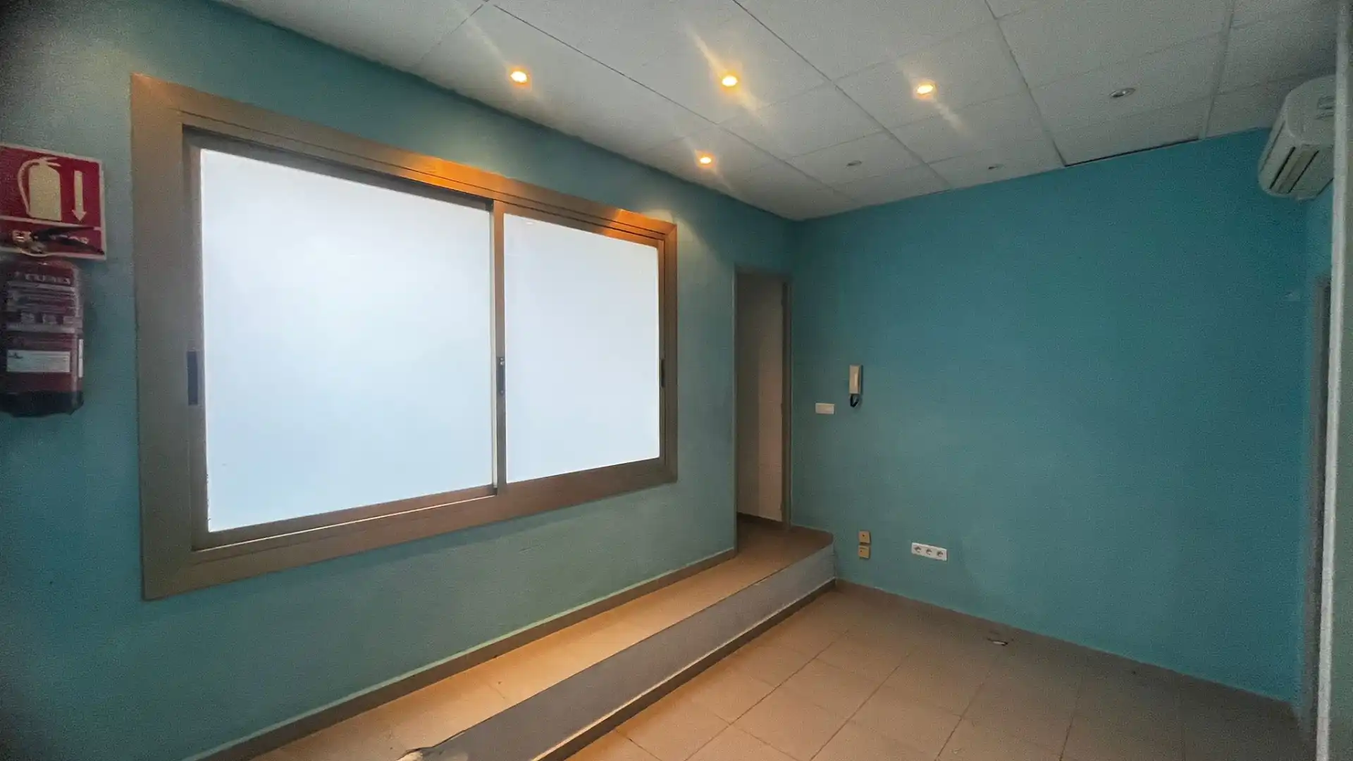 Office for rent in Salou  with Air Conditioner and Heating