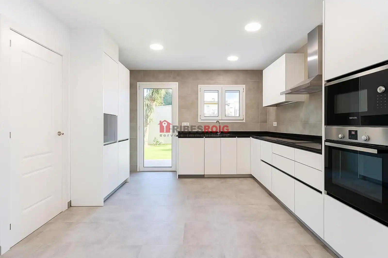 Detached homes for sale in Circumval Lacio, Centre