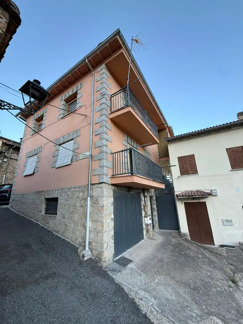 Exterior view of Flat for sale in San Juan de Gredos  with Heating, Terrace and Storage room