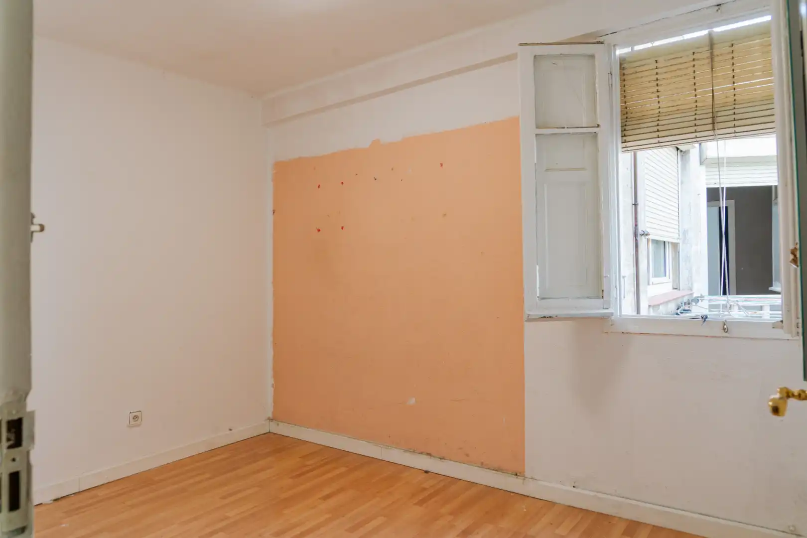 Habitación de Piso en venta en Zaragoza con Calefacción, Balcón y Alarma