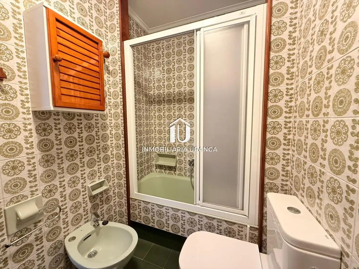 Baño de Piso en venta en Laredo con Calefacción, Terraza y Trastero