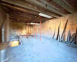 Building for sale in Centre