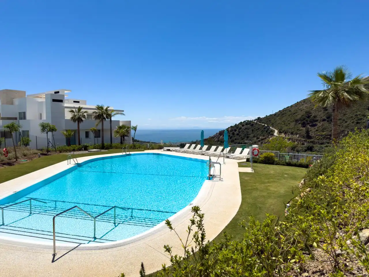 Piscina de Apartamento en venta en Ojén con Aire acondicionado, Calefacción y Jardín privado