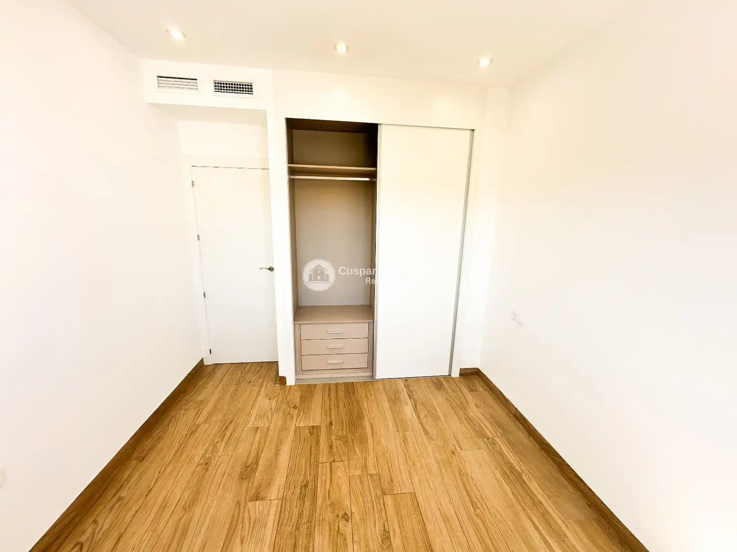 Habitación de Ático en venta en Orihuela con Aire acondicionado, Calefacción y Terraza