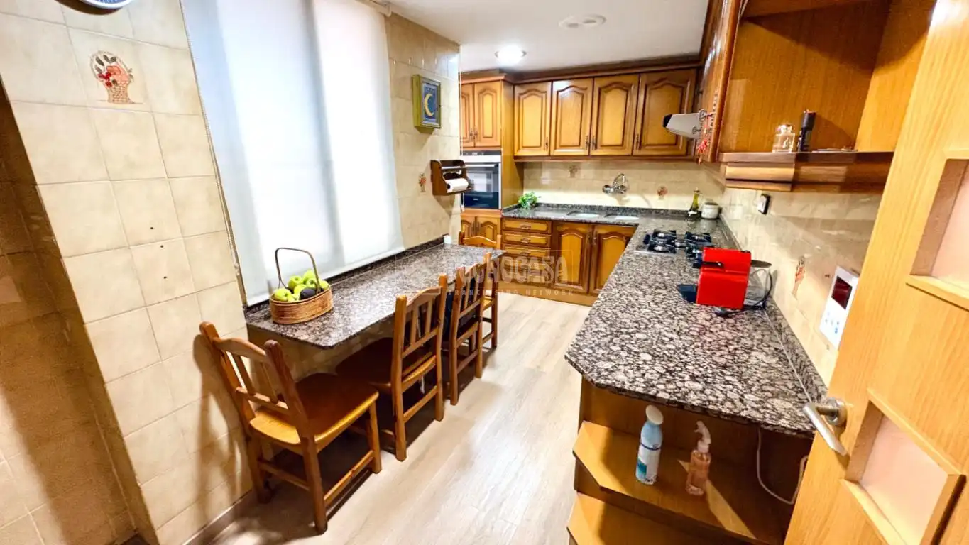 Kitchen of Flat for sale in Valencia  with Air Conditioner and Balcony