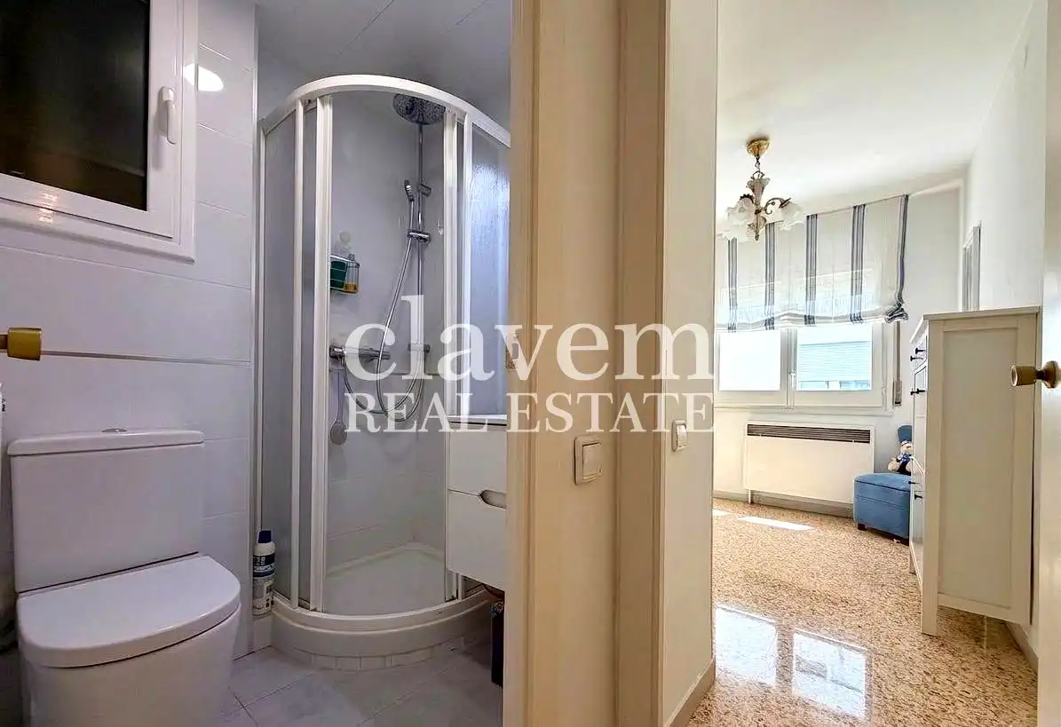 Baño de Piso en venta en Barcelona con Aire acondicionado, Amueblado y Balcón