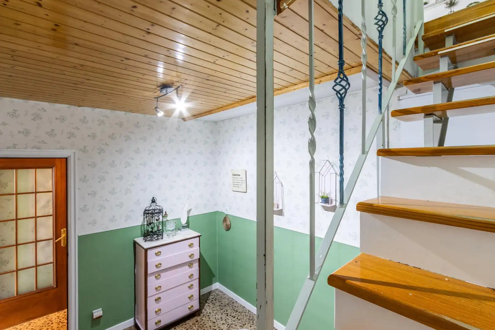 Einfamilien-Reihenhaus zum Verkauf in Terrassa mit Heizung und Terrasse