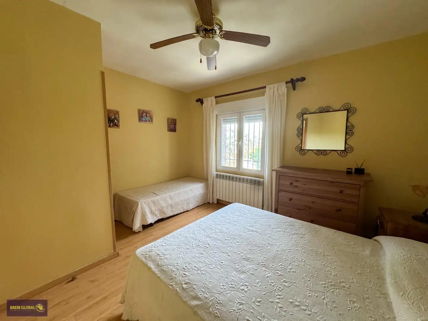 Dormitori de Casa o xalet en venda en La Cabrera amb Jardí privat, Terrassa i Traster