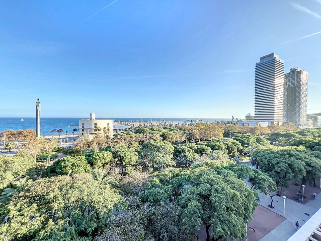Exterior view of Duplex for sale in  Barcelona Capital  with Air Conditioner, Heating and Terrace