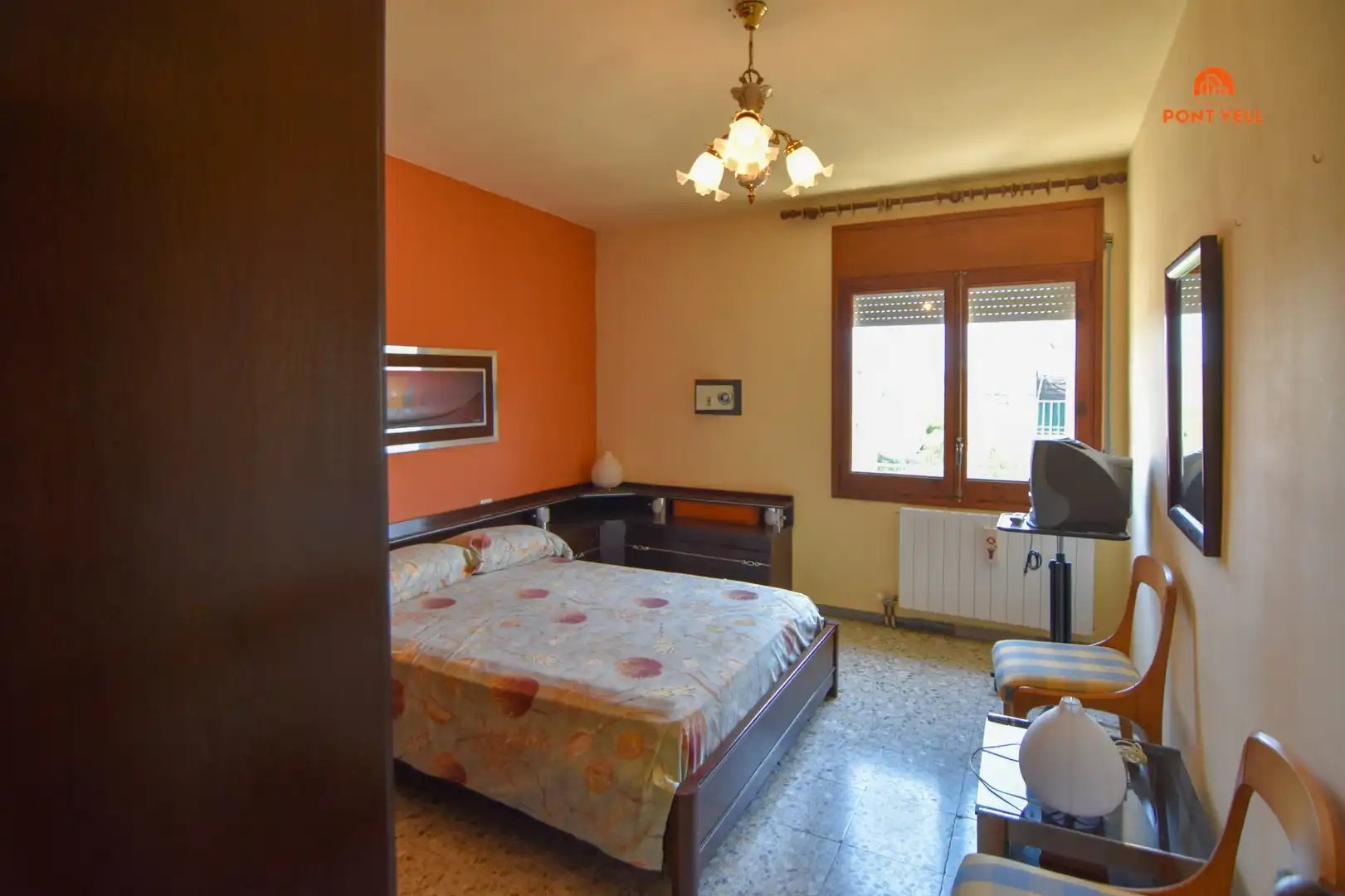 Habitación de Ático en venta en La Bisbal d'Empordà con Calefacción, Terraza y Balcón