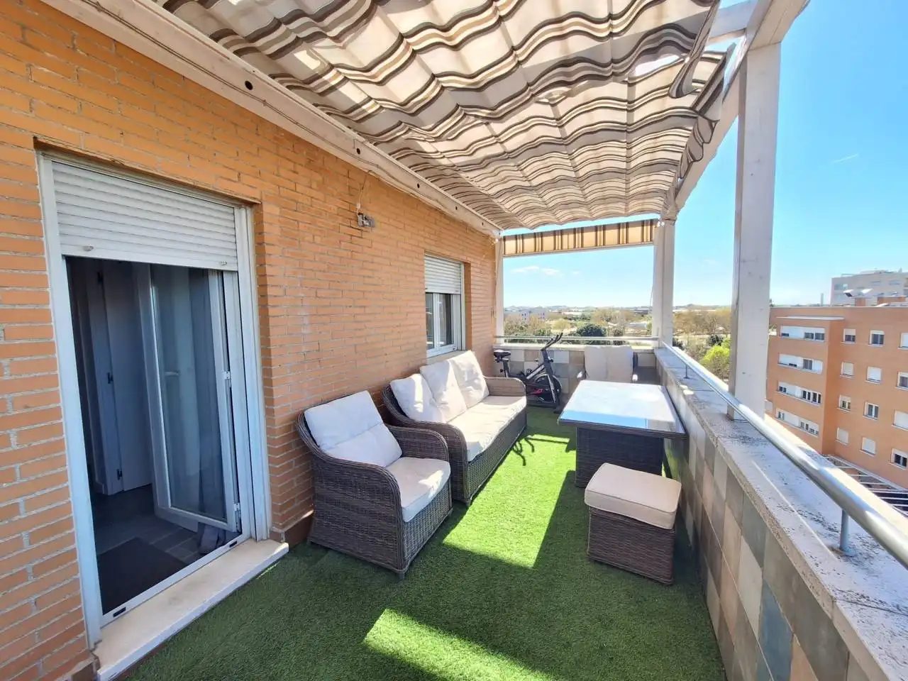Terrasse von Wohnung zum Verkauf in Fuenlabrada mit Klimaanlage, Heizung und Terrasse