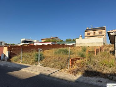 Terreny residencial en venda a Argés