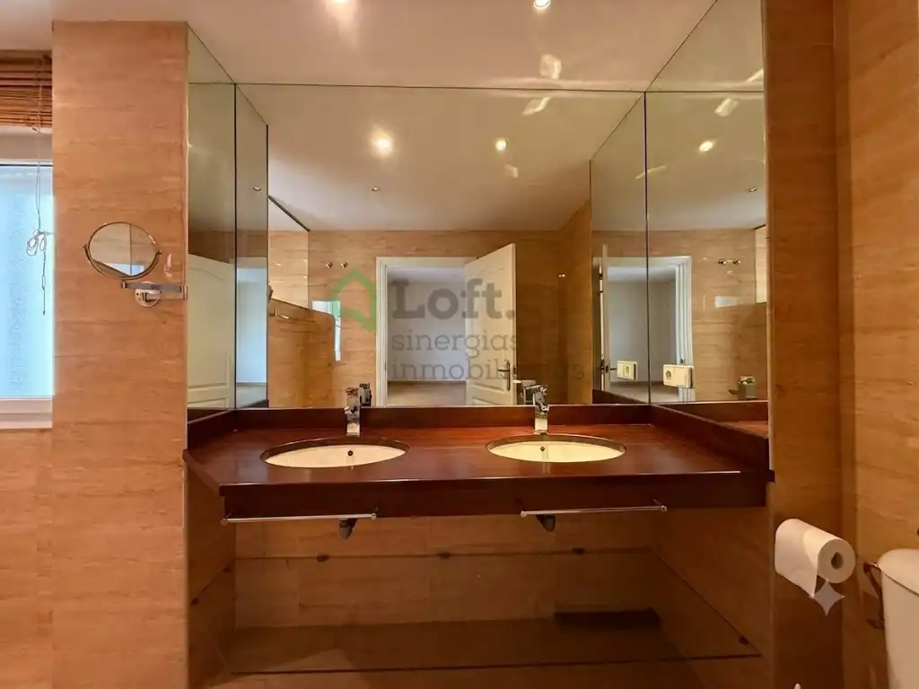 Badezimmer von Dachboden zur Miete in Badajoz mit Klimaanlage, Privatgarten und Terrasse