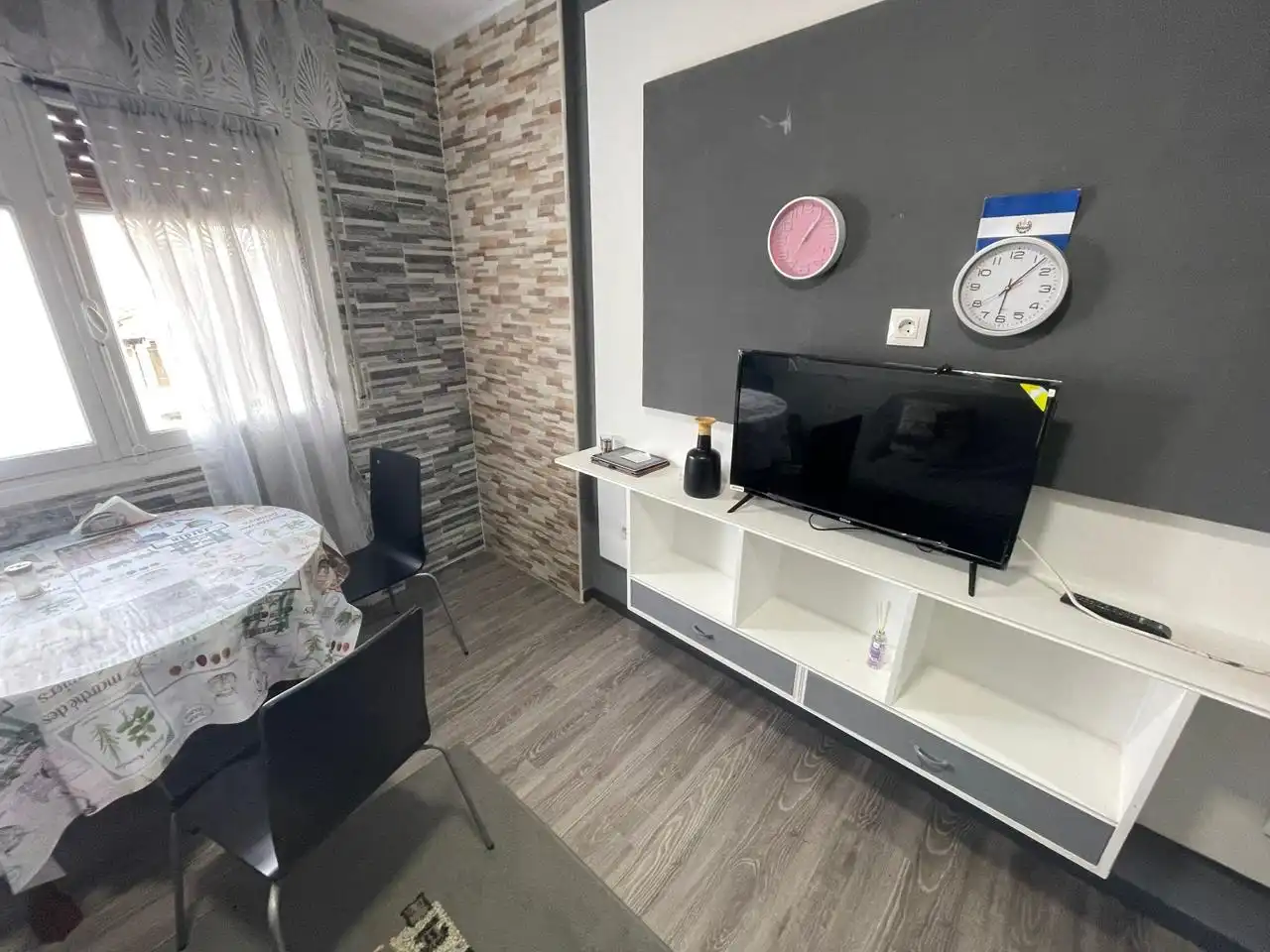 Sala de estar de Piso en venta en Medina de Pomar con Calefacción, Terraza y Trastero