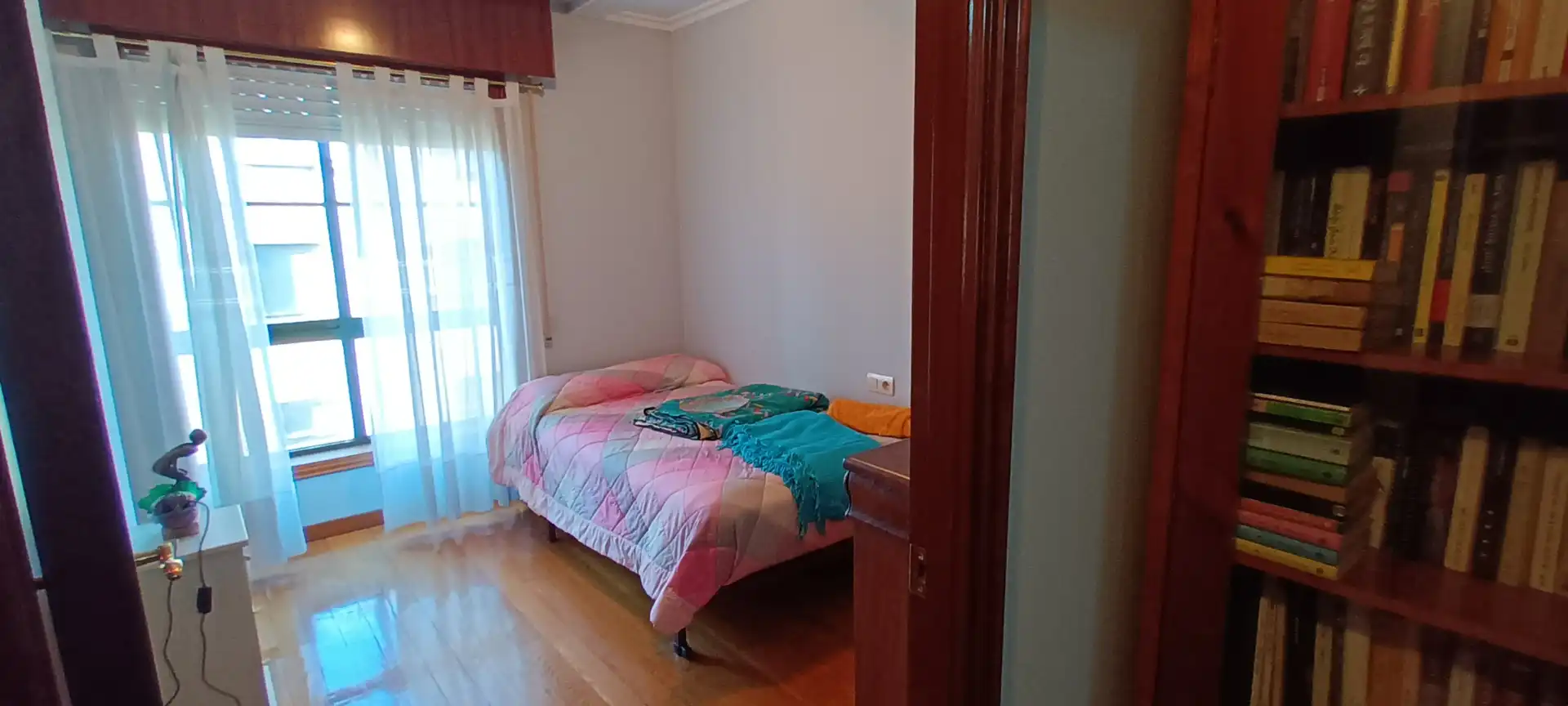 Habitación de Piso de alquiler en Vigo  con Calefacción, Amueblado y Internet