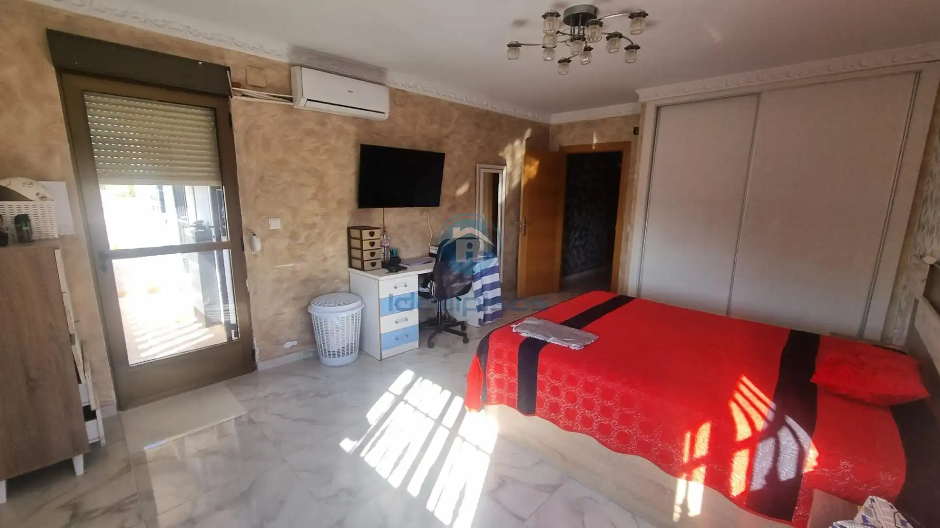 Dormitori de Casa o xalet en venda en Alicante / Alacant amb Aire condicionat, Jardí privat i Terrassa