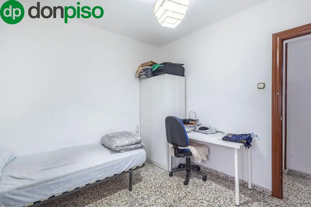 Habitación de Piso en venta en Granada