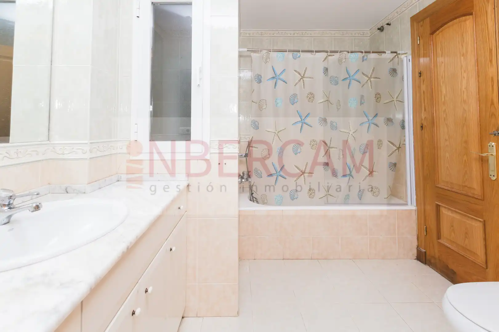 Badezimmer von Einfamilien-Reihenhaus zum Verkauf in El Ejido mit Privatgarten, Terrasse und Balkon