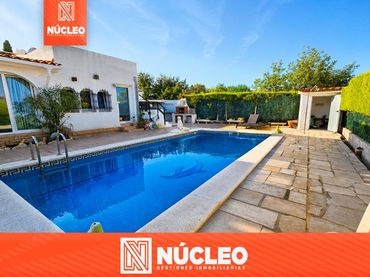 Casa amb piscina en venda a Calle Serra de Llaberia