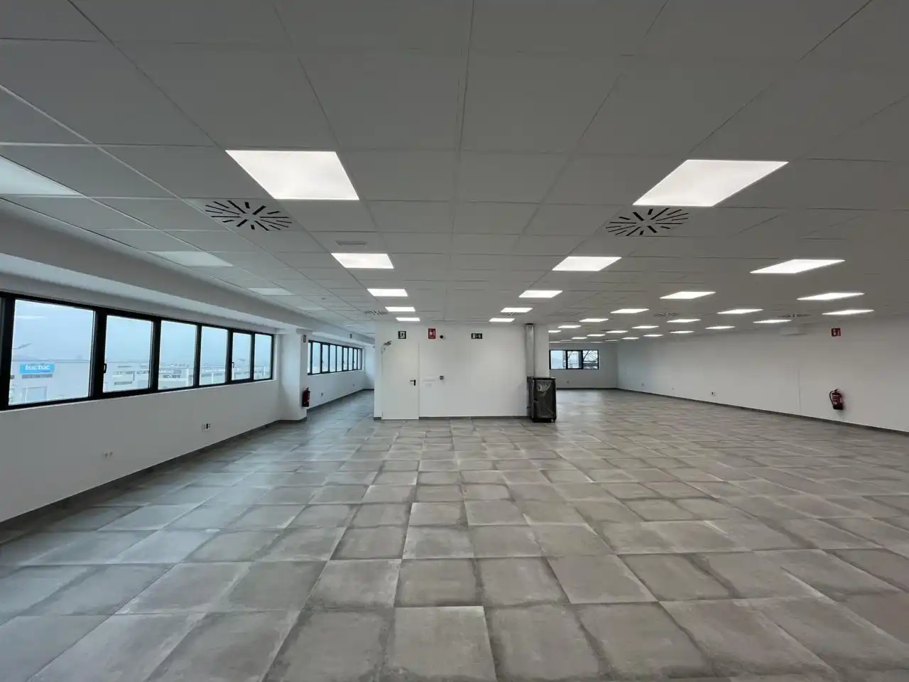 Industrial buildings for rent in Òdena  with Heating