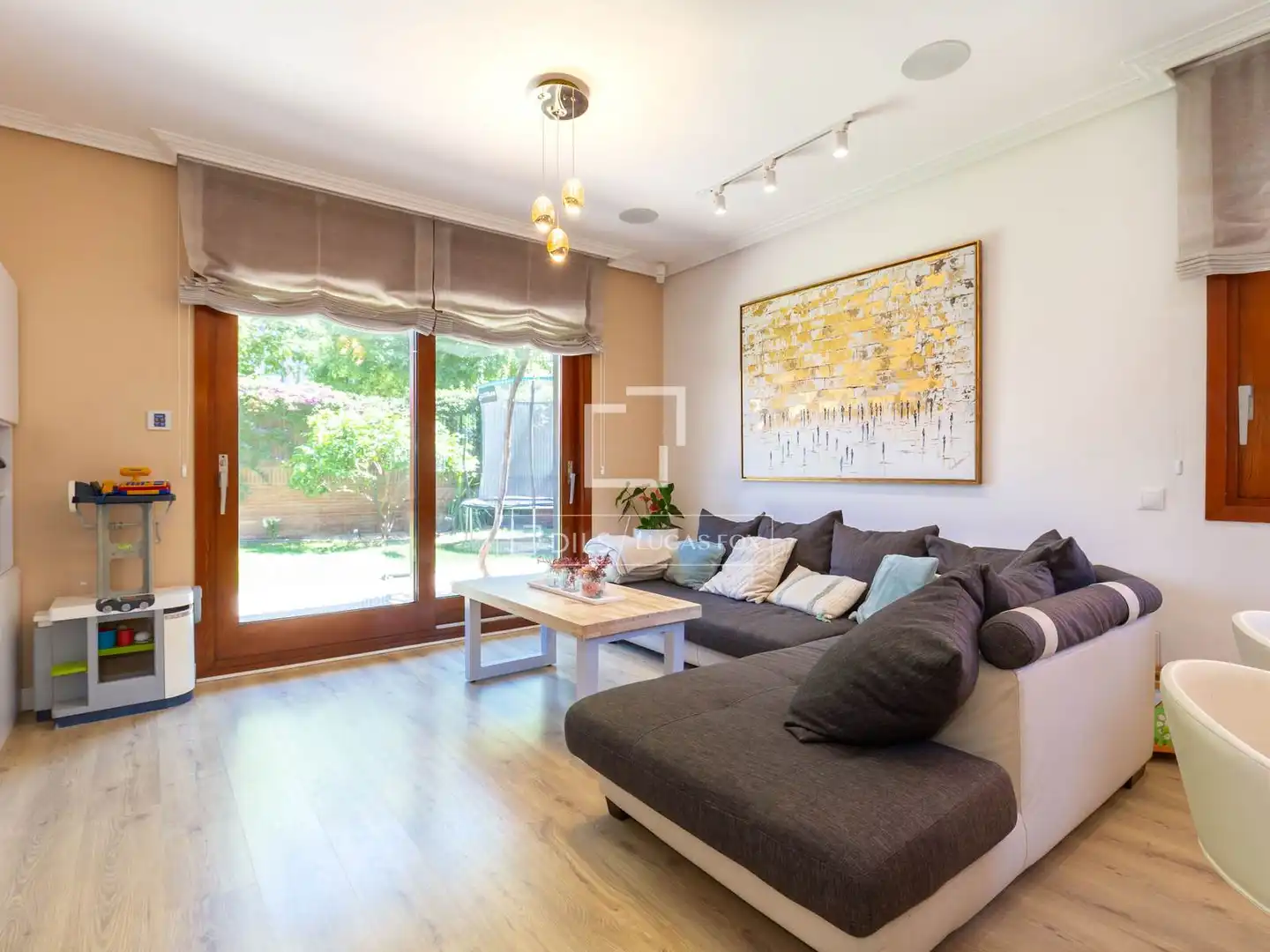 Sala de estar de Piso en venta en Esplugues de Llobregat con Aire acondicionado, Calefacción y Jardín privado