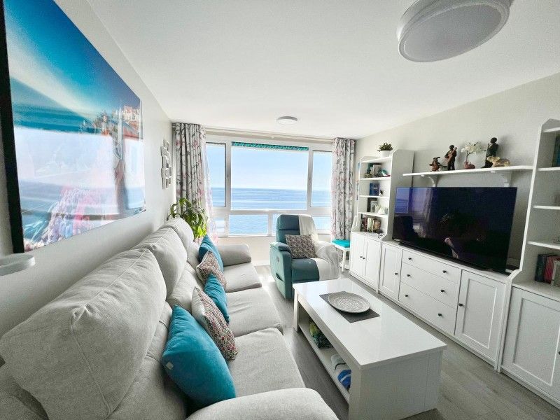 Sala de estar de Piso en venta en Benalmádena con Aire acondicionado, Terraza y Piscina