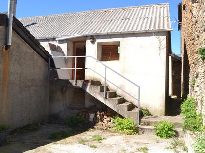 Außenansicht von Haus oder Chalet zum verkauf in Aisa mit Terrasse