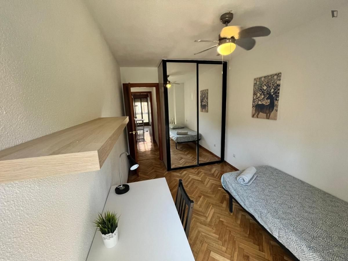 Bedroom of Apartment to share in  Madrid Capital  with Heating, Furnished and Microwave