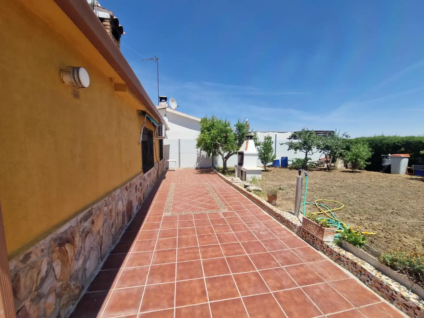 Exterior view of Houses for sale in Palomeque  with Heating, Private garden and Storage room