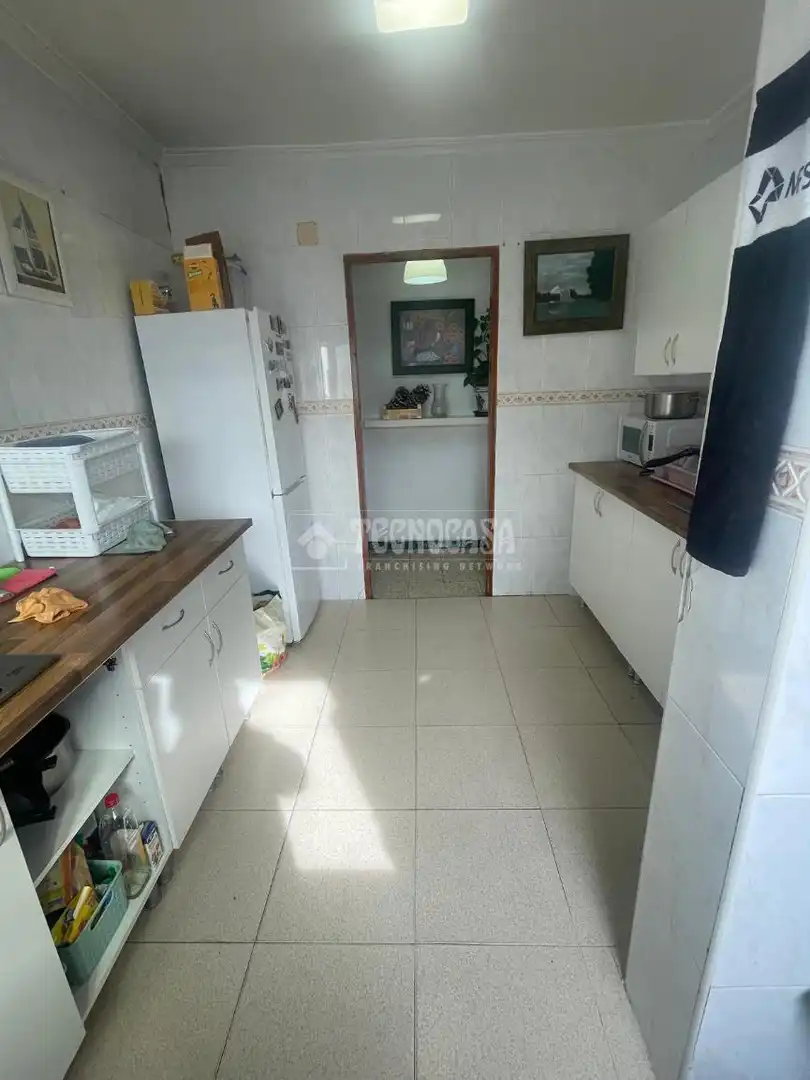Kitchen of Flat for sale in Sevilla  with Air Conditioner and Balcony