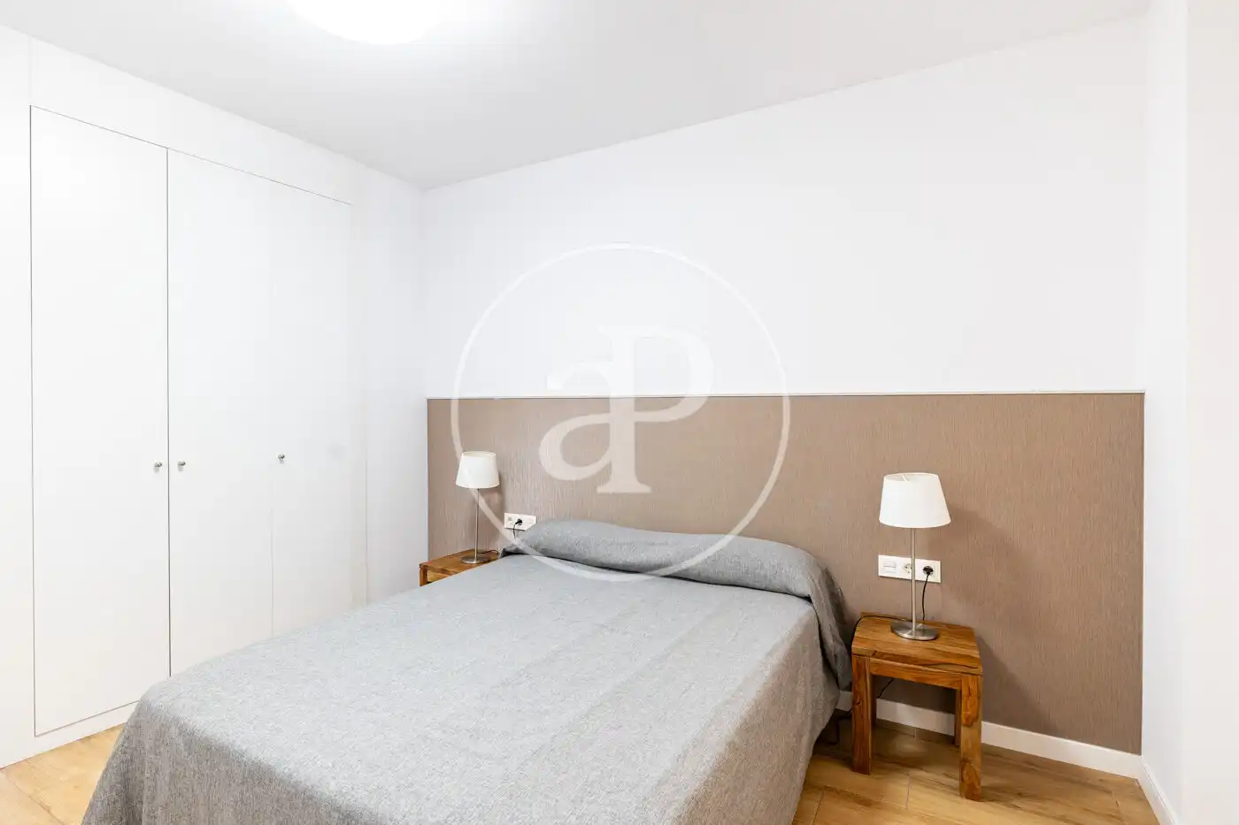Bedroom of Flat for sale in Barcelona  with Air Conditioner, Heating and Community pool