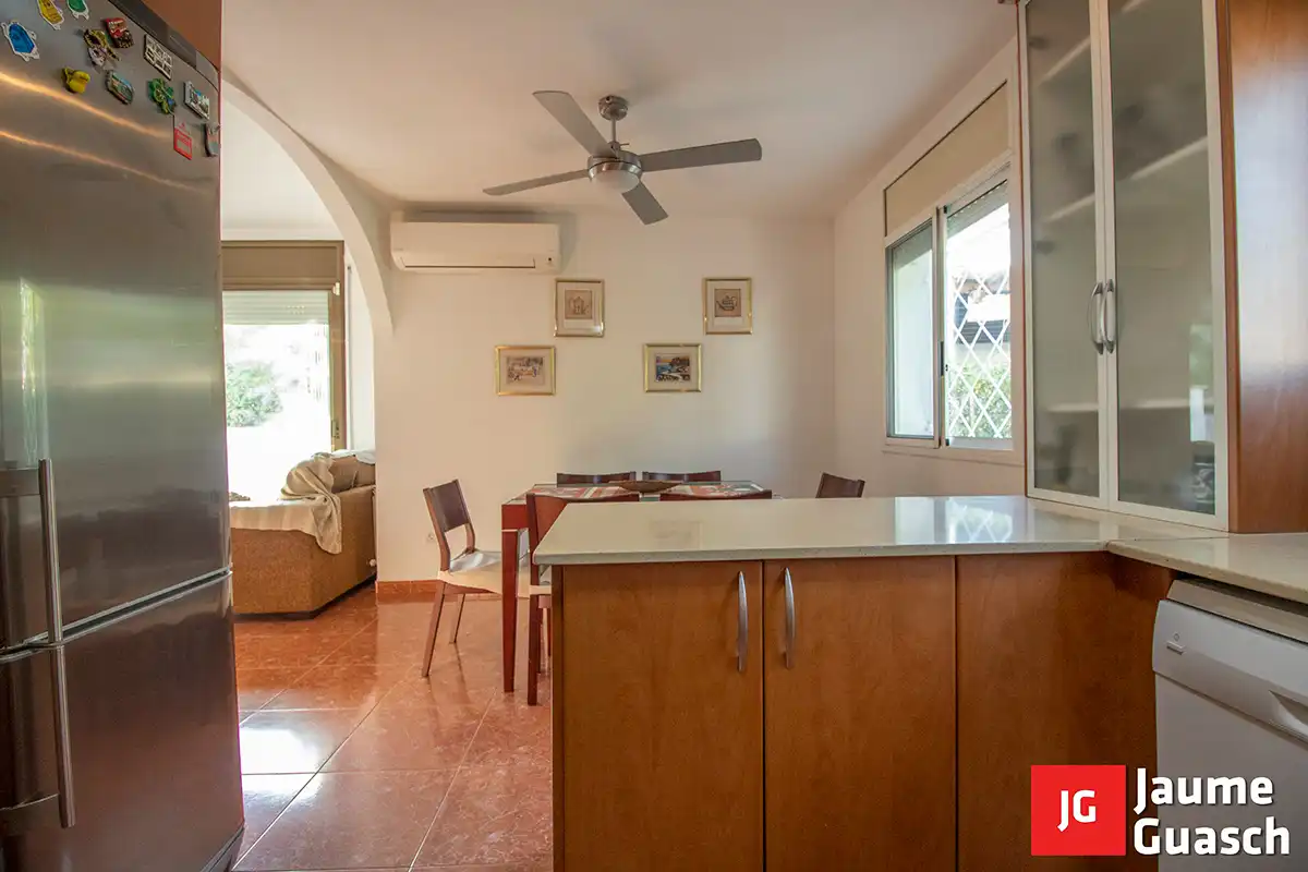 Cuina de Casa o xalet en venda en Torredembarra amb Aire condicionat, Calefacció i Jardí privat