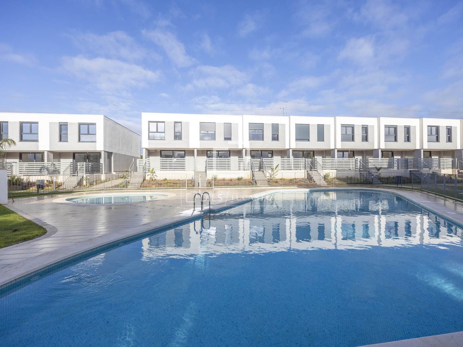 Piscina de Casa o xalet de lloguer en San Antonio de Benagéber amb Aire condicionat, Calefacció i Jardí privat