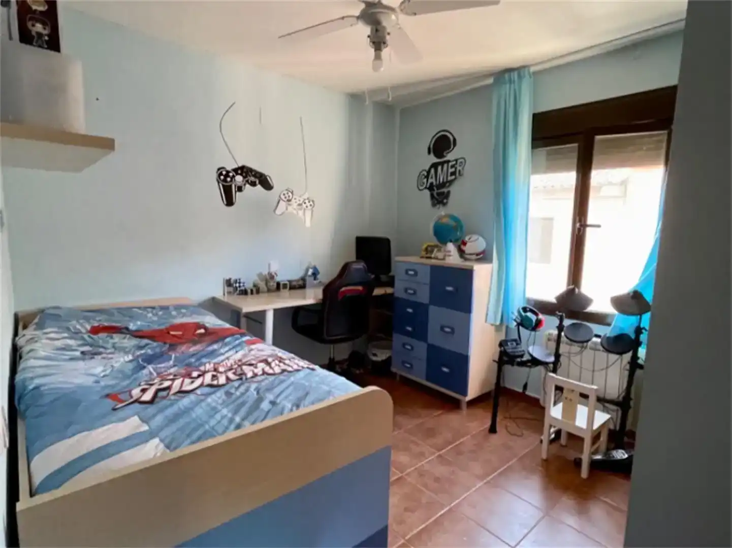 Dormitori de Casa adosada en venda en San Román de los Montes amb Aire condicionat i Balcó