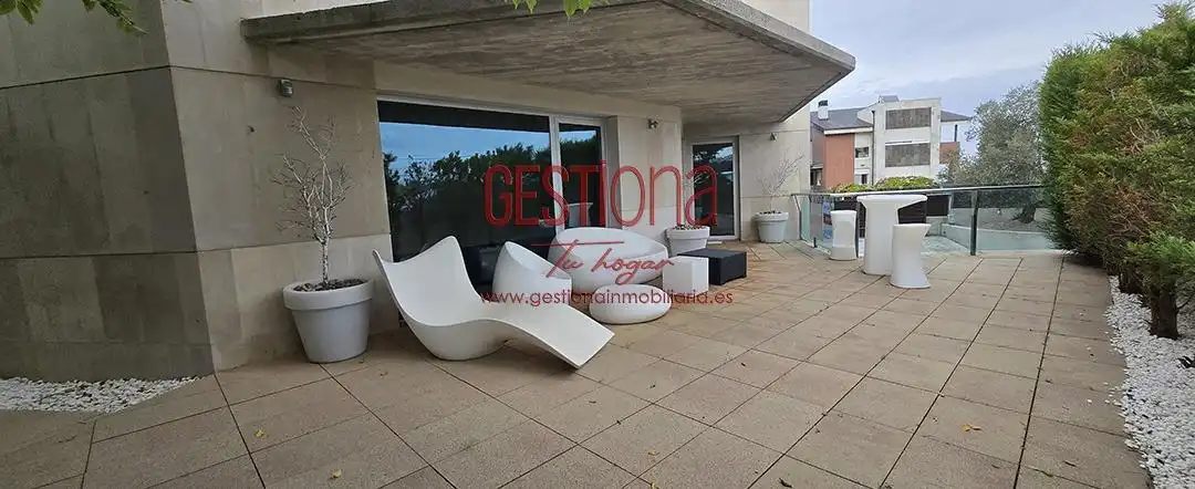 Terrace of Houses for sale in Santa Cruz de Bezana  with Private garden, Terrace and Furnished