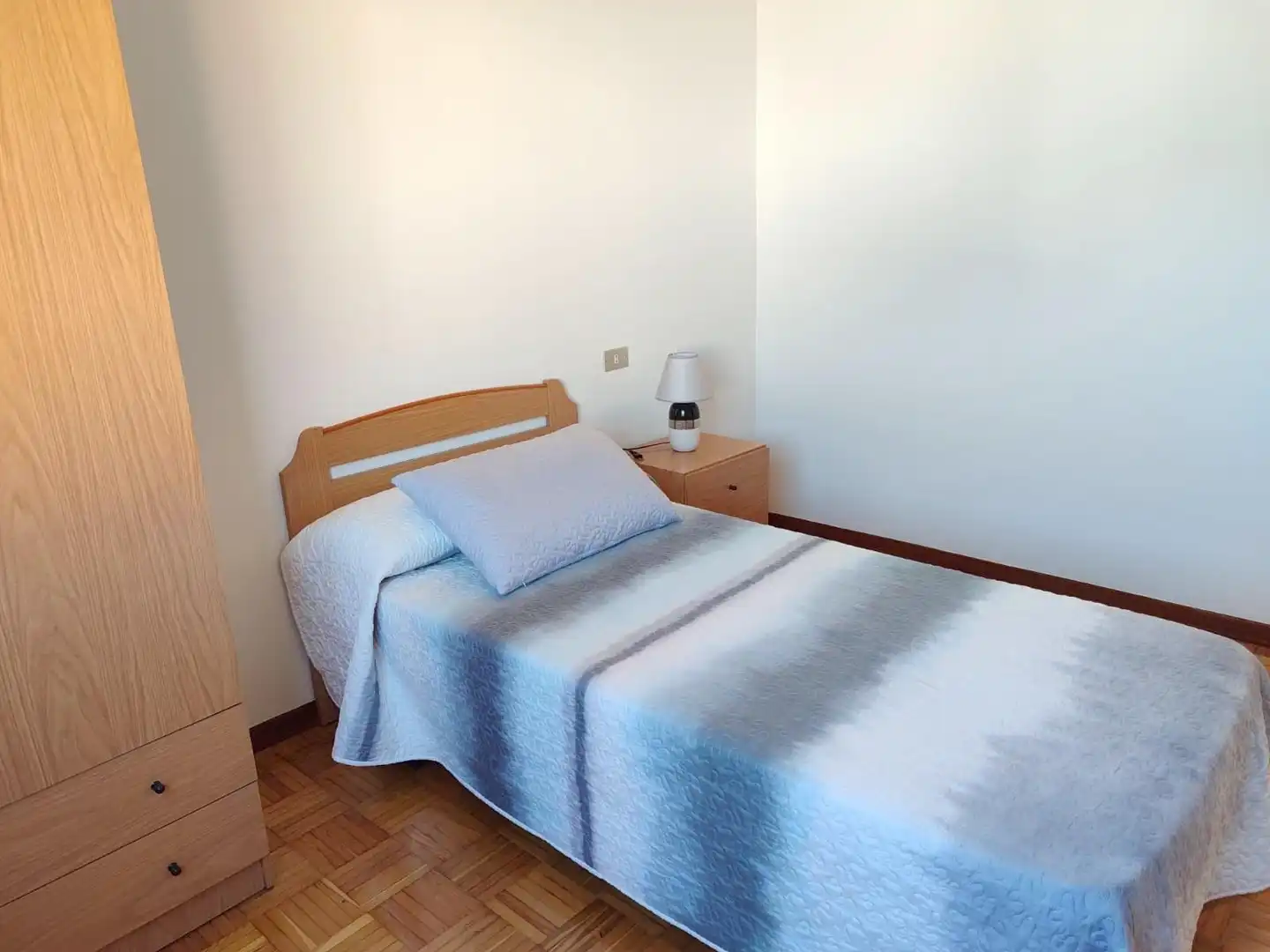 Bedroom of Flat for rent in Oviedo   with Heating and Furnished